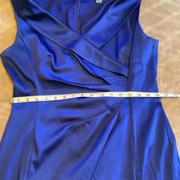 Tahari Blue Formal Prom Party Gown Dress in Size 12. - Picture 14 of 16